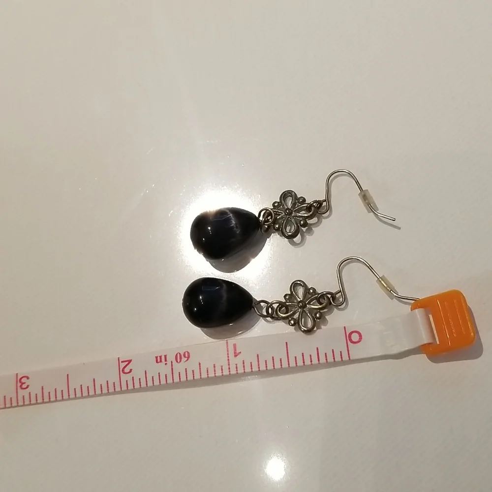 SOLD * Vintage Flower and Bead Earrings - Picture 3 of 4